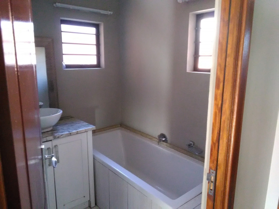 To Let 3 Bedroom Property for Rent in Hillside Free State